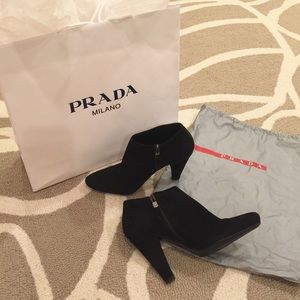 💥SALE💥 luxe PRADA suede black boots booties 37