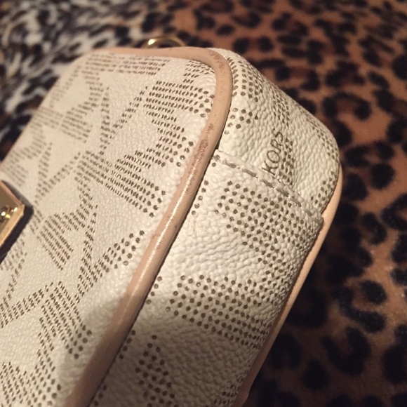 More pictures of Michael Kors bag - Picture 3 of 3
