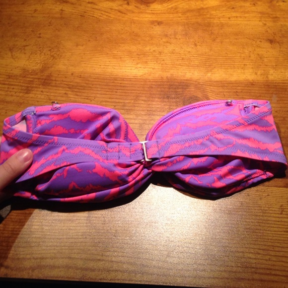 🌊VS Pink and Purple Bikini Top - Picture 3 of 4