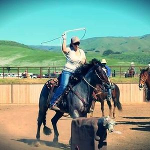 Meet your Posher, Danielle