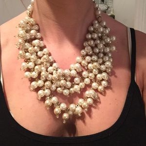 Stella and Dot pearl bib necklace