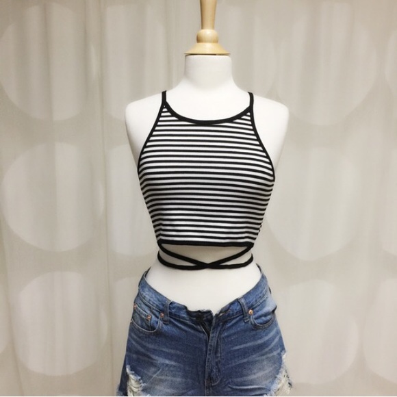 🔺 SOLD 🔺🎉H P🎉LAST ONE‼Criss cross tank top - Picture 2 of 4