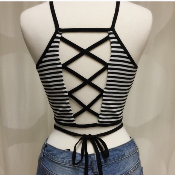 🔺 SOLD 🔺🎉H P🎉LAST ONE‼Criss cross tank top - Picture 4 of 4