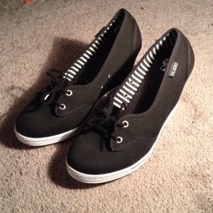 Gym shoe like wedges