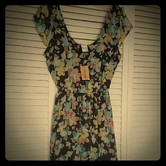 Gorgeous never worn American Rag dress