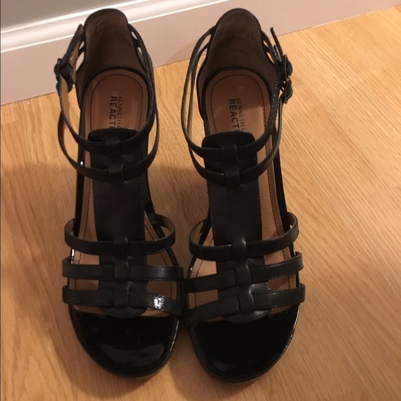Kenneth Cole Reaction Shoes - Kenneth Cole Reaction Gladiator Sandals size 9.5