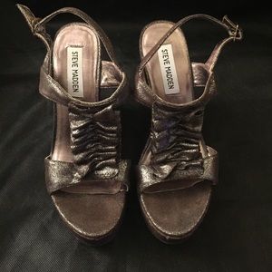 Like New Steve Madden Metallic Platform
