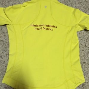 LuLulemon size 6 zip up.