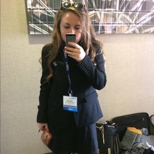 Meet your Posher, Abigail