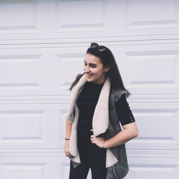 Meet your Posher, Madeline