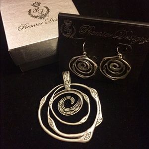 Premier Designs "Silver Swirl" set