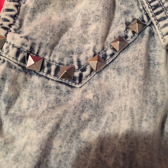 Top - Picture 2 of 3