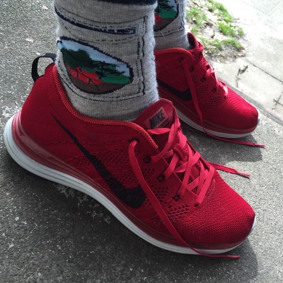 Nike Flyknite Lunarlon (men's 8.5) (Women's 10.5)