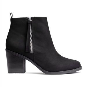 Black zipped ankle booties