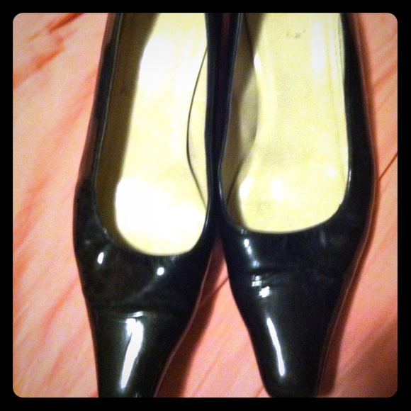 Christian Louboutin size 39 1/2. Loved but fab!