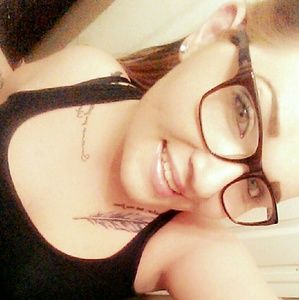 Meet your Posher, Corinne