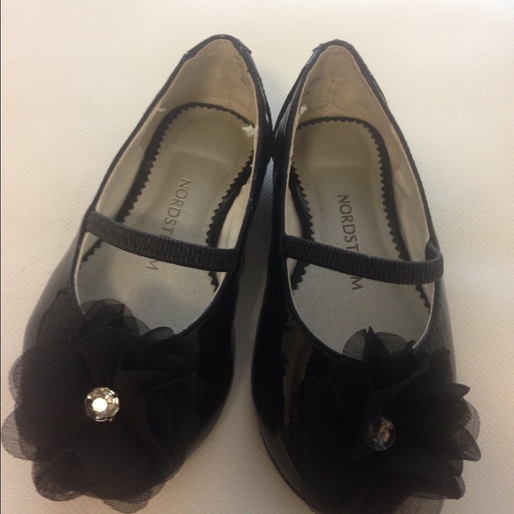 Nordstrom Black Patent Leather Shoes! 5 months - Picture 1 of 4