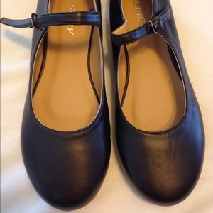 Spicy brand brown Mary Janes - NWOT, Size 11