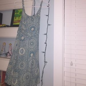 Sleeveless patterned summer dress