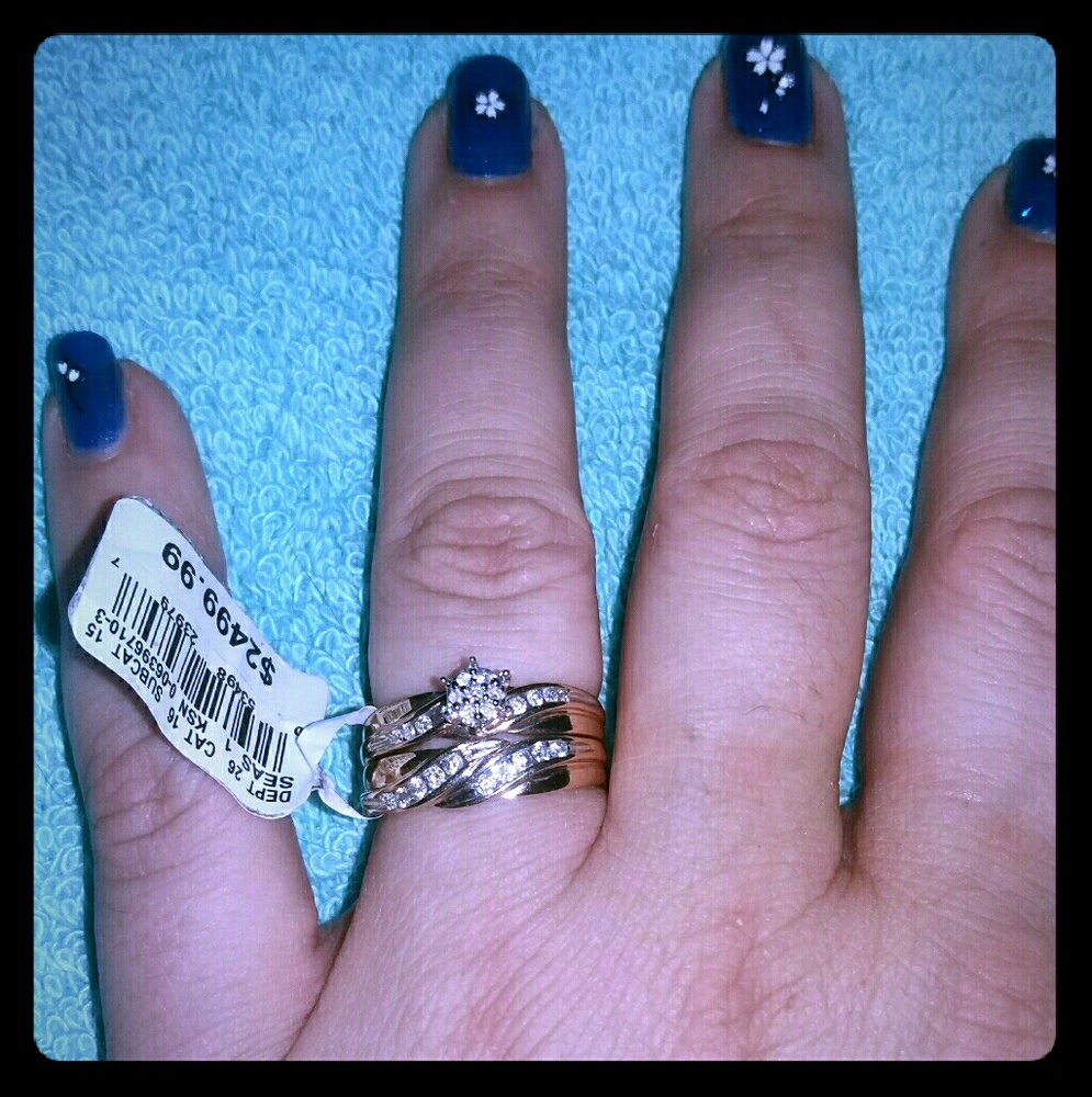 $2,500 10k YG Diamond Engagement Ring Set