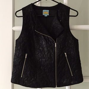 NEW C & C California black vest