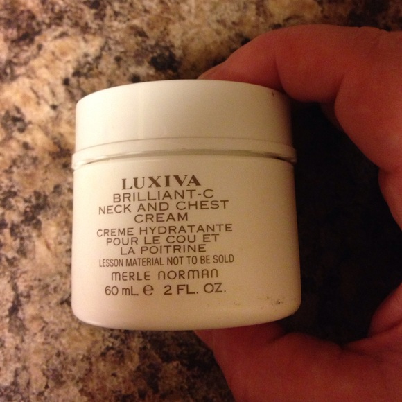 Brilliant c neck and chest cream