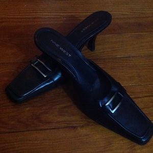 Nine West kitten heels, blk leather