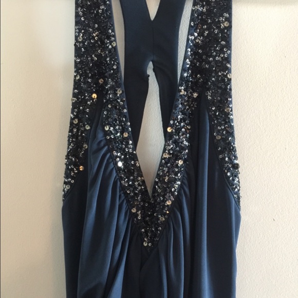 BCBGMaxAria embellished siren Long dress 😍