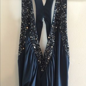 BCBGMaxAria embellished siren Long dress 😍