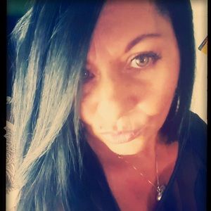 Meet your Posher, Nelia