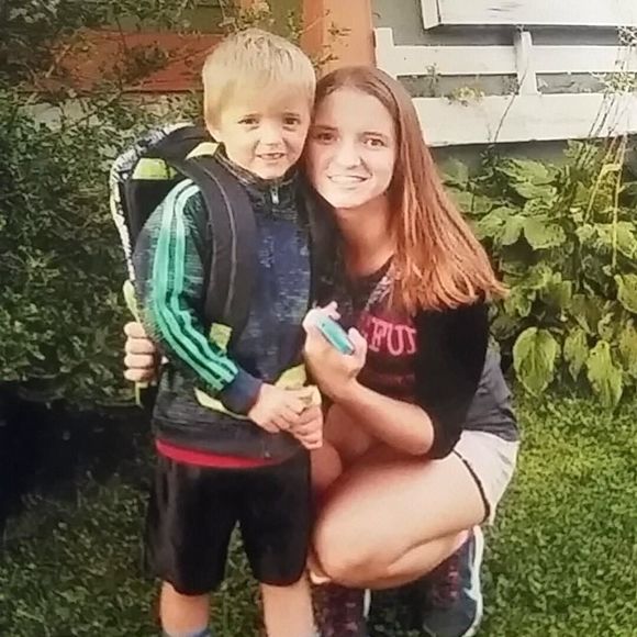 Meet your Posher, Carolyn - Picture 1 of 1