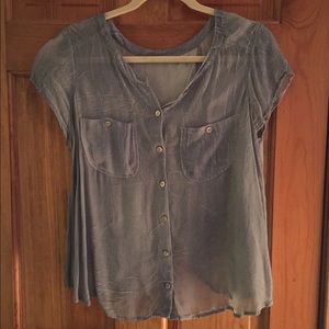 Short sleeve flowy top