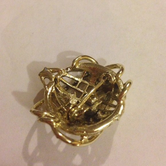 Brooch - Picture 3 of 3