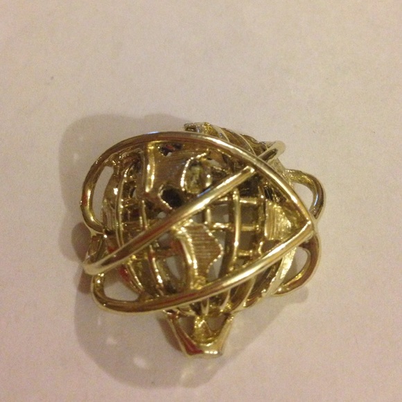 Brooch - Picture 2 of 3
