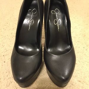 Jessica Simpson black pump
