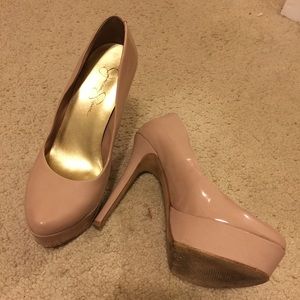 Jessica Simpson nude pumps