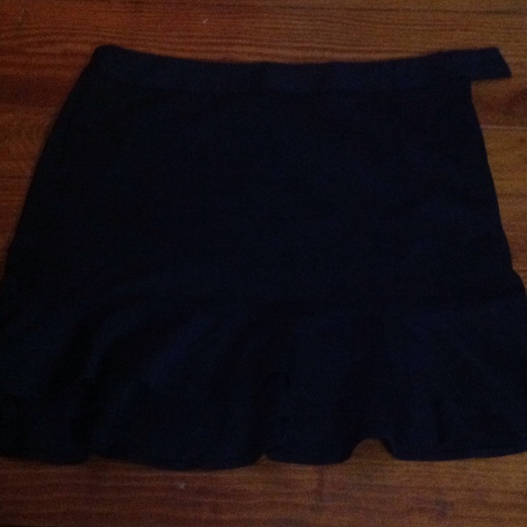 Adorable little skirt, double ruffle hem