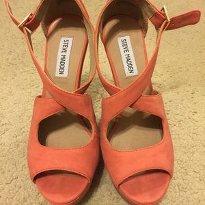 Steve Madden coral wedge