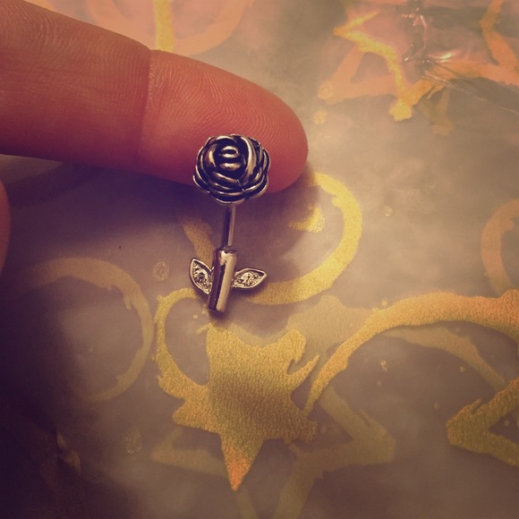 Rose belly ring