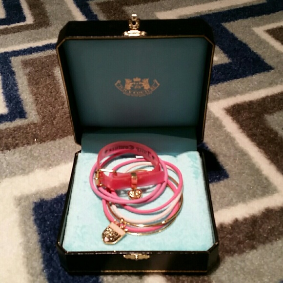 Juicy Couture Mixed Media Bangle Set