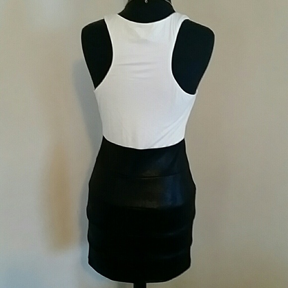 Dress - Picture 2 of 4