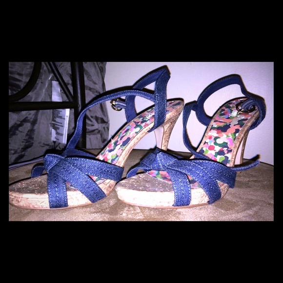 Size 8, never worn