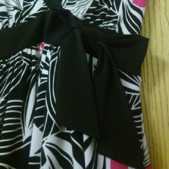 Ruby Rox Floral Dress - Picture 2 of 4