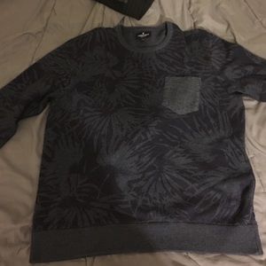 I'm selling my American eagle sweater