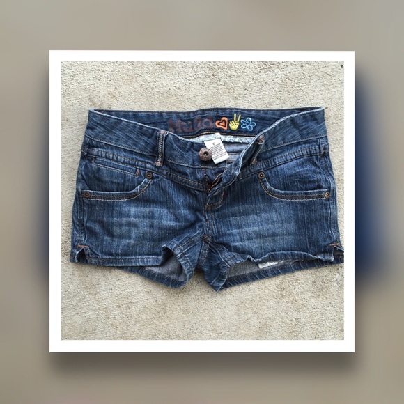 @chrissty bundle: Mudd jean shorts + lace skirt