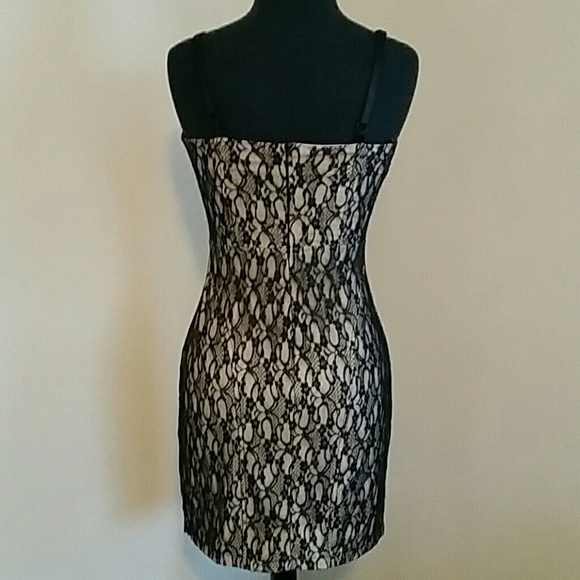 Dress - Picture 2 of 4