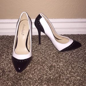 Shoedazzle Pumps