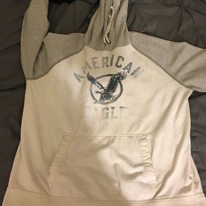 I'm selling my American eagle sweat shirt