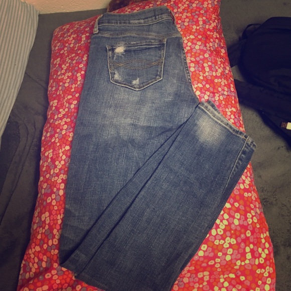 Abercrombie & Fitch distressed stretch Jean