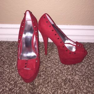 Shoedazzle Platform Pumps
